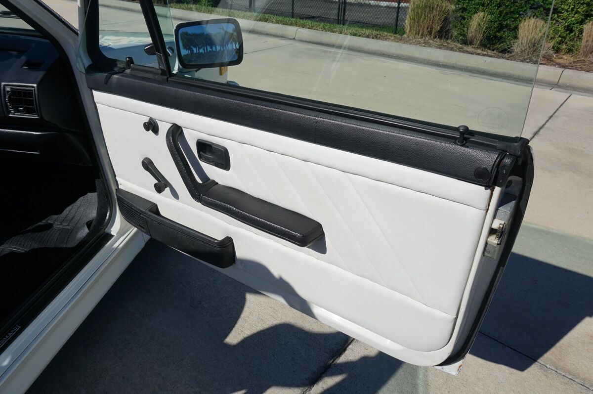 1989 Volkswagen Cabriolet - photo 4