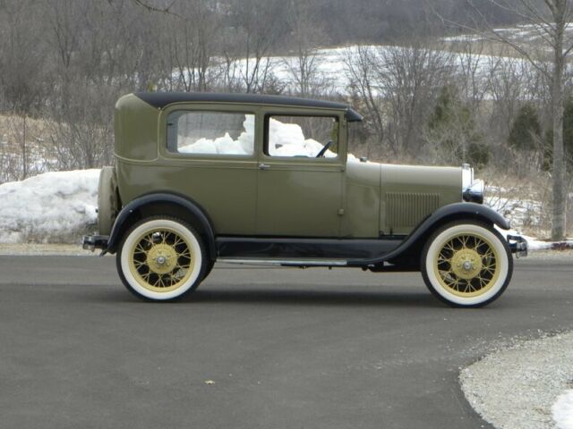 1928 Ford Model A Tudor - photo 2