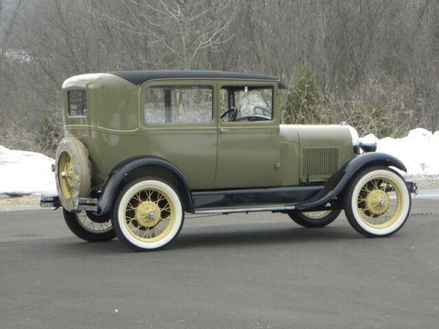 1928 Ford Model A Tudor - photo 3