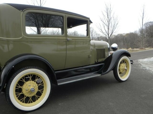 1928 Ford Model A Tudor - photo 6