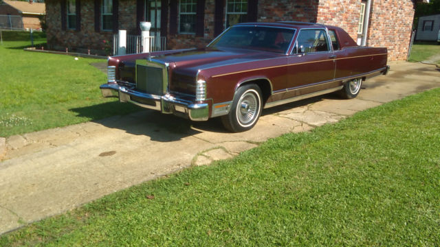 1977 Lincoln Town Car 2-Door Coupe