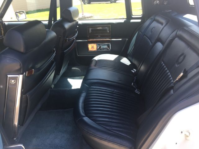 1992 Cadillac Brougham - photo 4