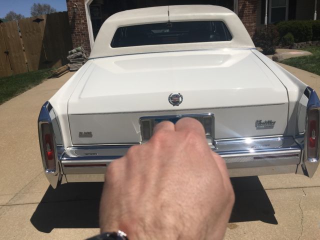 1992 Cadillac Brougham - photo 8