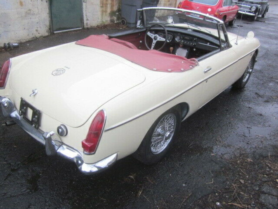 1965 MG MGB - photo 3