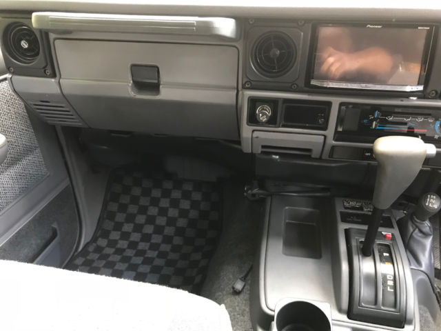1992 Toyota Land Cruiser HZJ77VX - photo 13