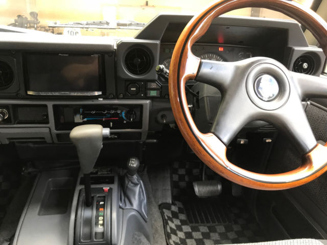 1992 Toyota Land Cruiser HZJ77VX - photo 8