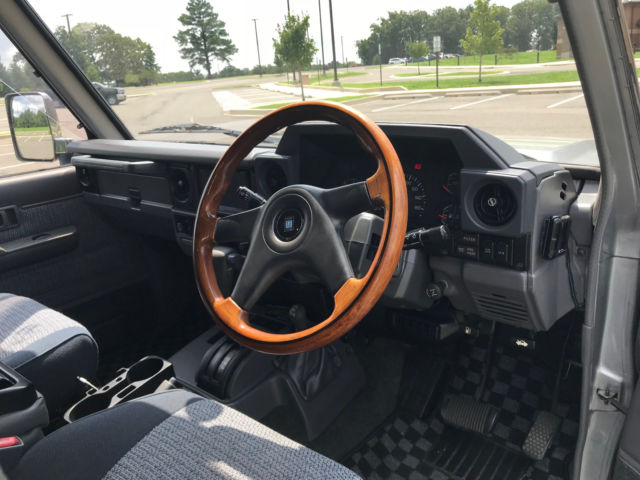 1992 Toyota Land Cruiser HZJ77VX - photo 9