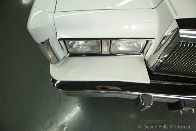 1988 Lincoln Town Car Signature Series - photo 12