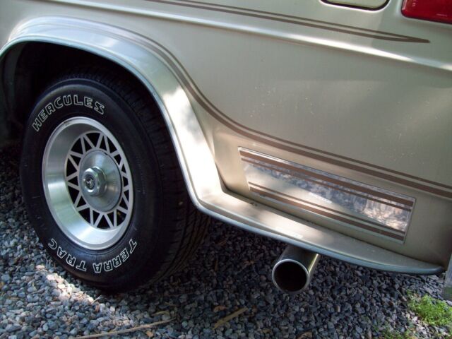 1993 Chevrolet G20 Van Explorer Limited - photo 10