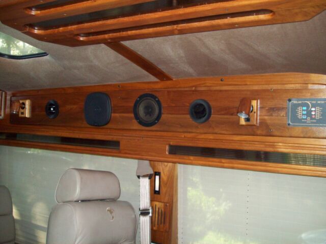 1993 Chevrolet G20 Van Explorer Limited - photo 5