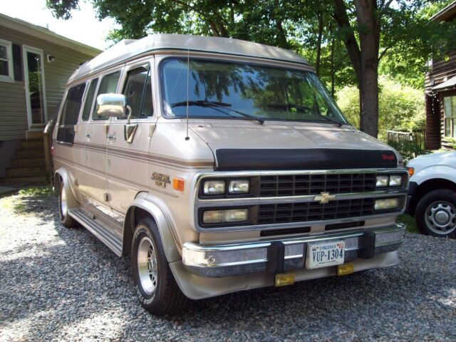 Explorer Limited Carport Kept Same Owner 26 yrs 5.7 350 V8 Virginia Van Low Mi. 1993 Chevrolet G20 Van Explorer Limited