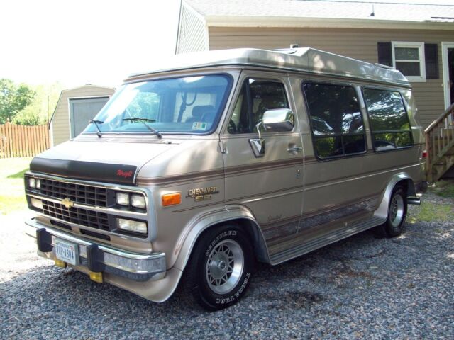 1993 Chevrolet G20 Van Explorer Limited - photo 3