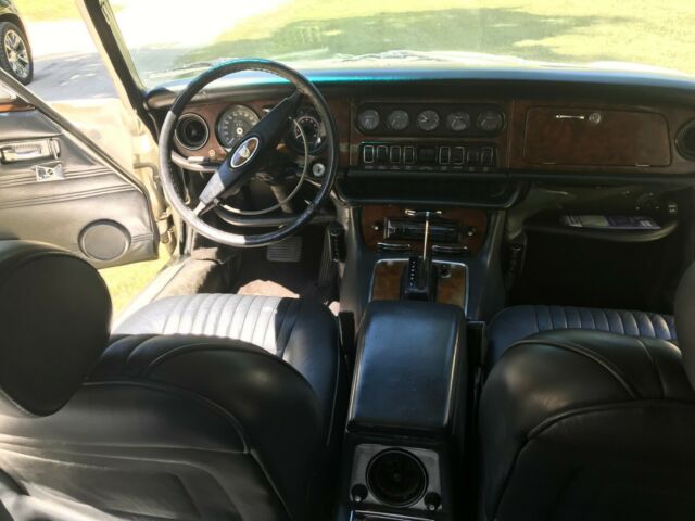 1972 Jaguar XJ6 - photo 11