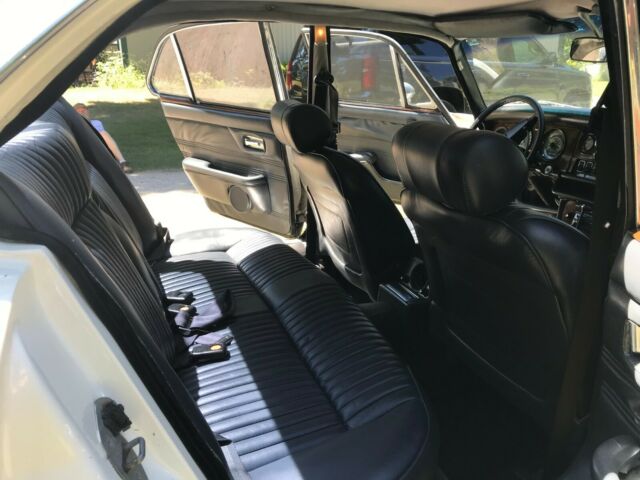 1972 Jaguar XJ6 - photo 7