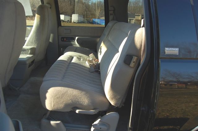 1994 Chevrolet Suburban - photo 11