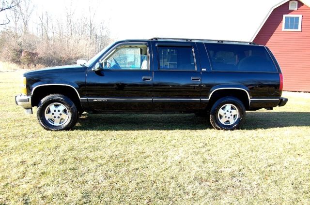 1994 Chevrolet Suburban - photo 2