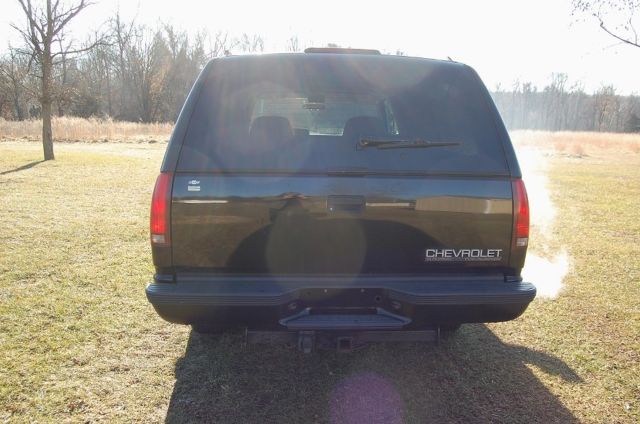 1994 Chevrolet Suburban - photo 8