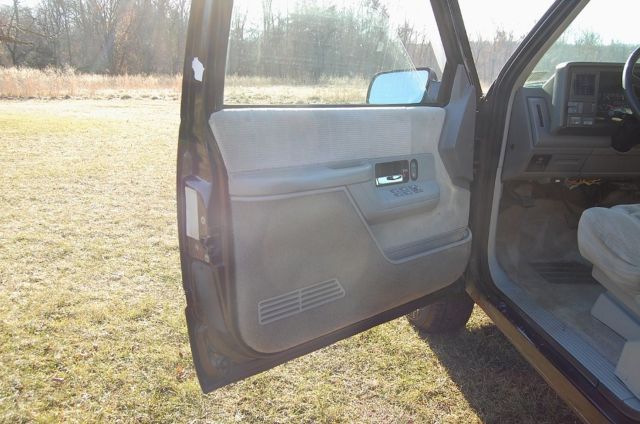 1994 Chevrolet Suburban - photo 9