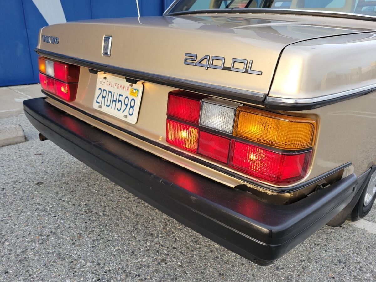 1990 Volvo 240 - photo 10