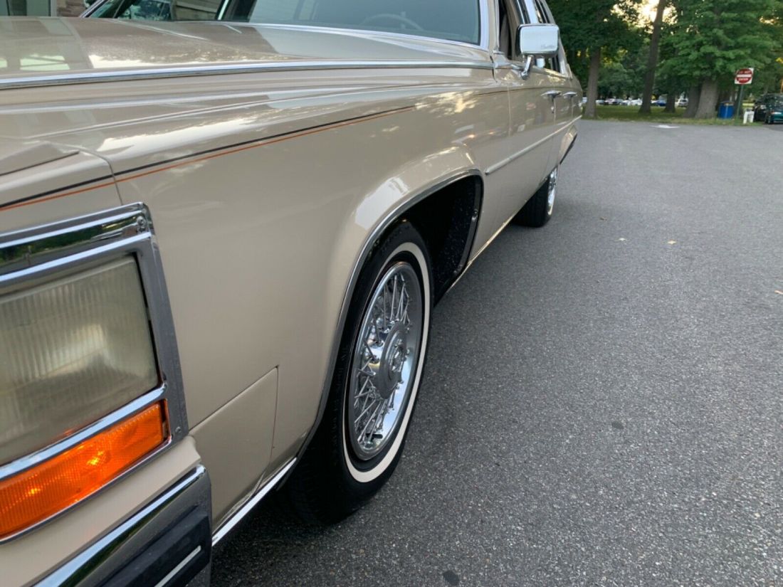 1985 Cadillac Fleetwood - photo 10