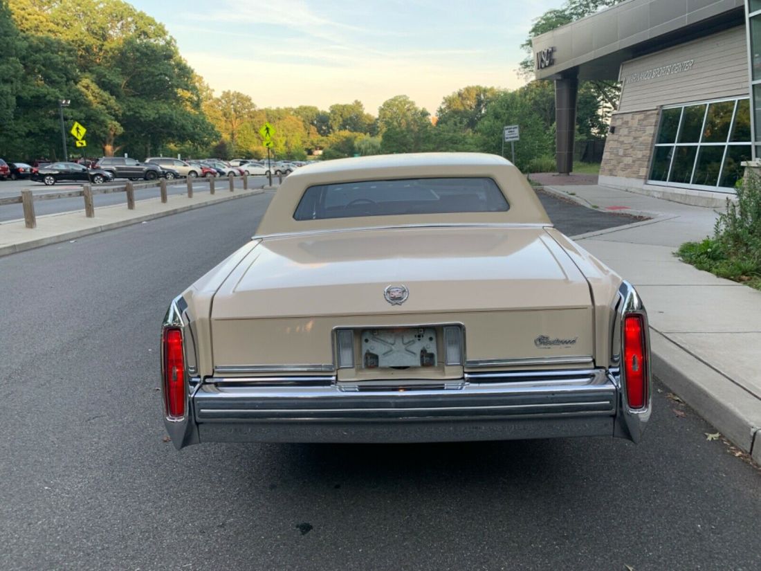 1985 Cadillac Fleetwood - photo 12