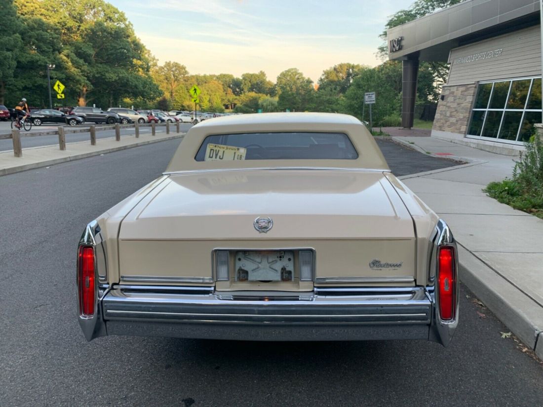 1985 Cadillac Fleetwood - photo 4