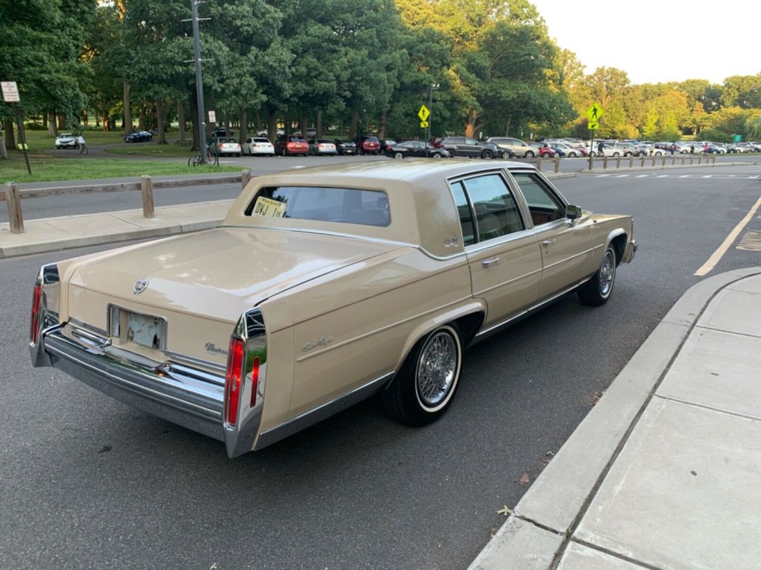 1985 Cadillac Fleetwood - photo 7