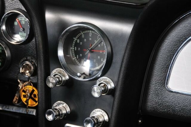 1965 Chevrolet Corvette -- - photo 8