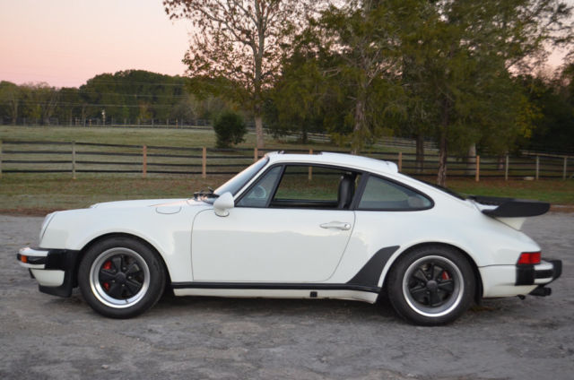 1986 Porsche 930 Carrera TURBO with full records books manuals COA - photo 2