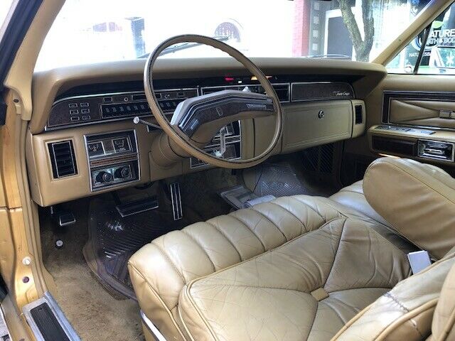 1976 Lincoln Continental Town Coupe - photo 11