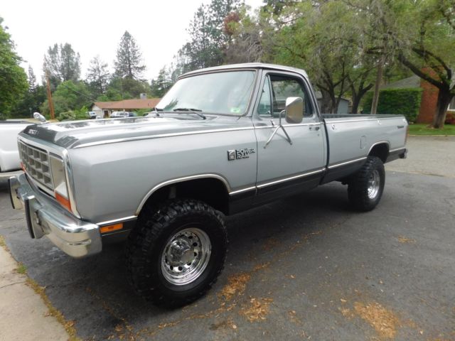 1985 Dodge Power Wagon SE - photo 2