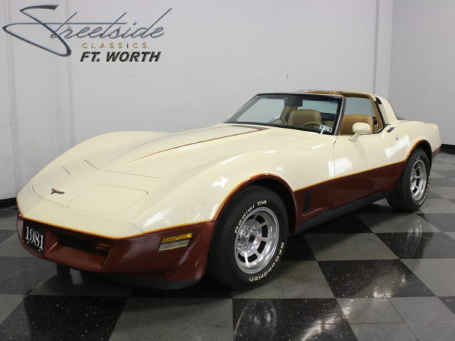 1981 Chevrolet Corvette Base Coupe 2-Door - photo 2