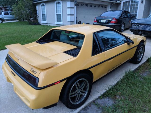 1988 Pontiac Fiero Formula - photo 2