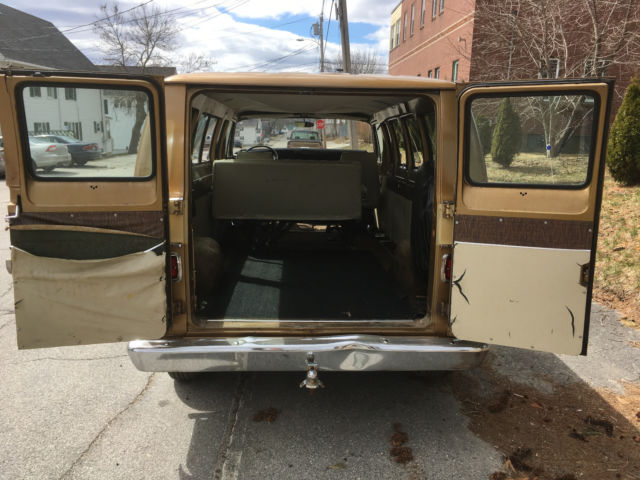 1975 Plymouth Voyager two tone paint - photo 11