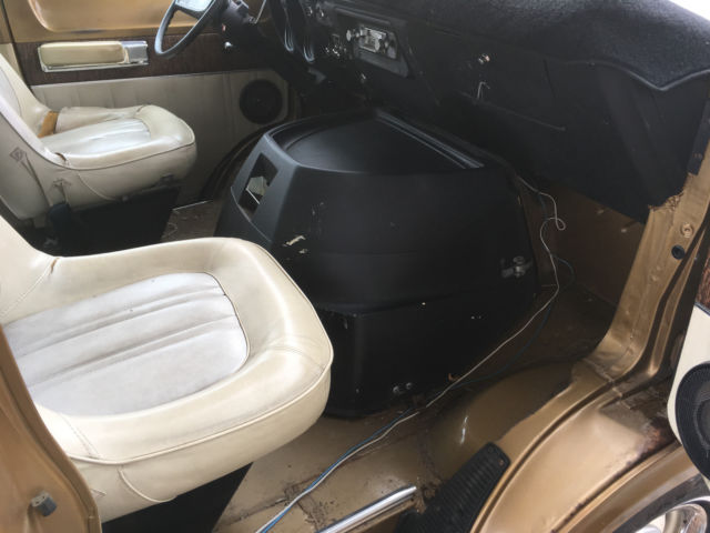 1975 Plymouth Voyager two tone paint - photo 12