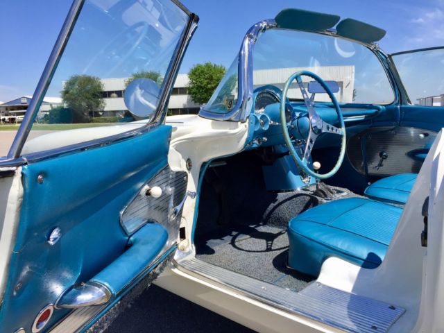 1961 Chevrolet Corvette Convertible - photo 10