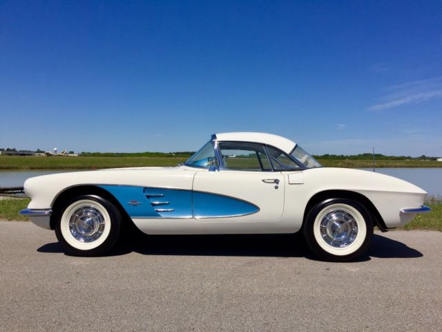 1961 Chevrolet Corvette Convertible - photo 2