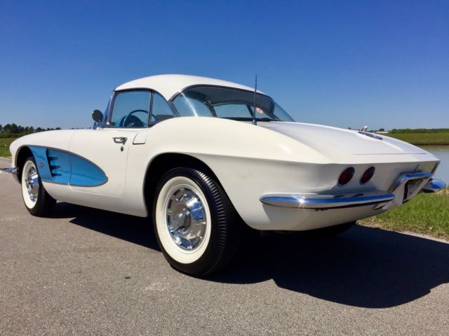 1961 Chevrolet Corvette Convertible - photo 3