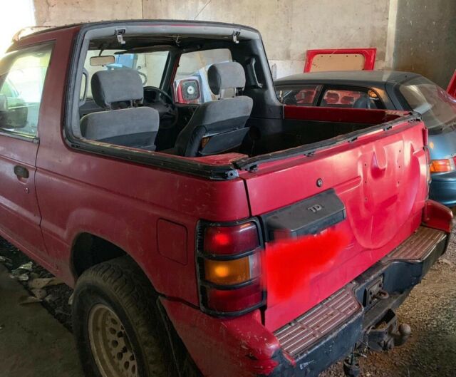 1991 Mitsubishi Montero - photo 2
