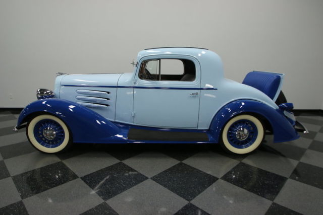 1933 Oldsmobile Sport Coupe - photo 2