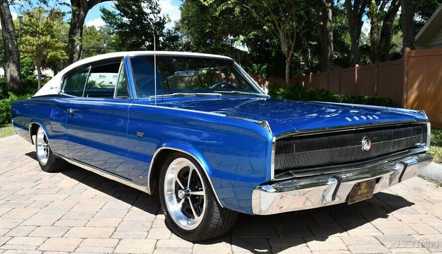1967 Dodge Charger Beautiful Restoration Stunning color's - photo 2