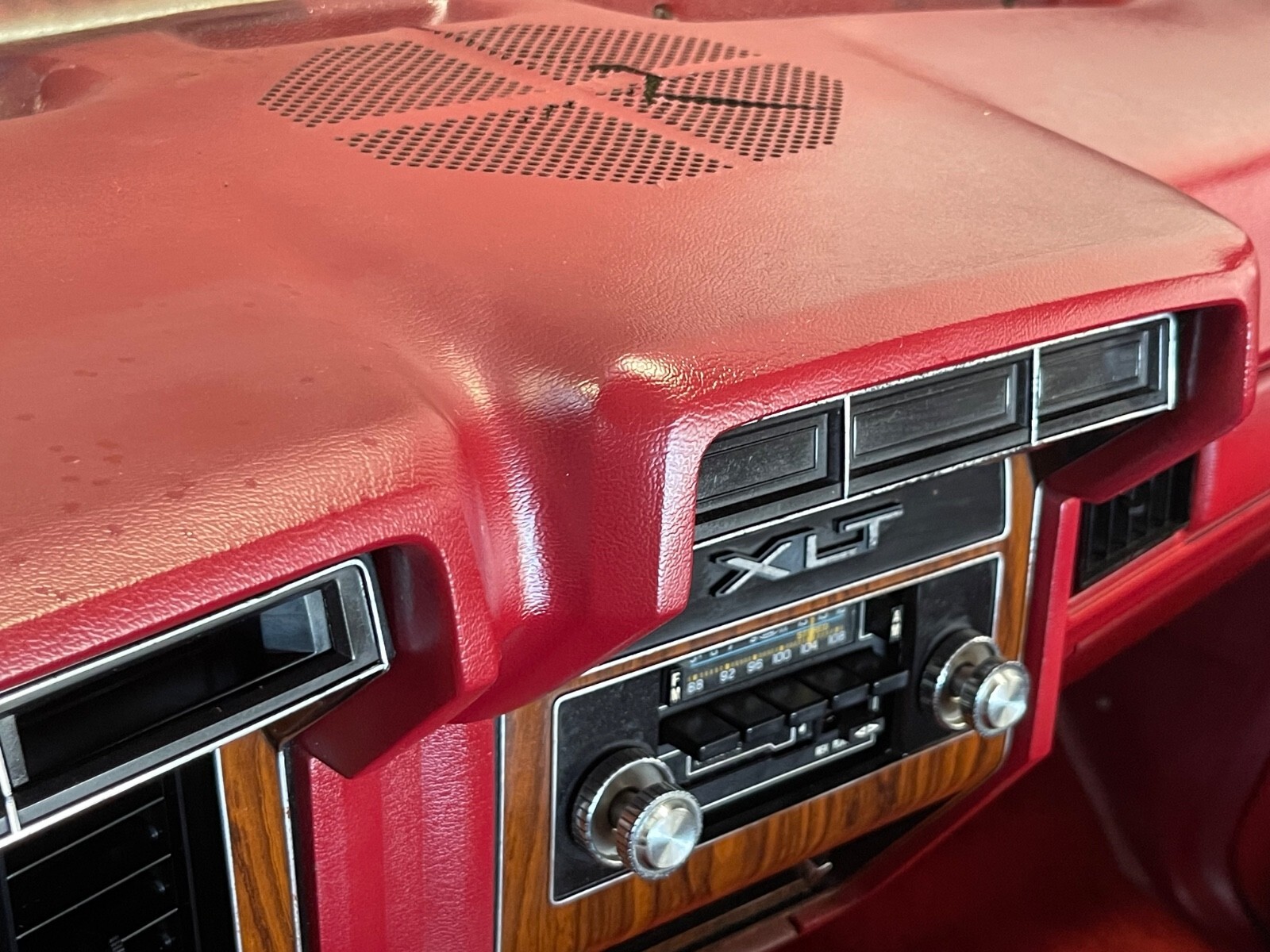 1983 Ford F-250 - photo 11