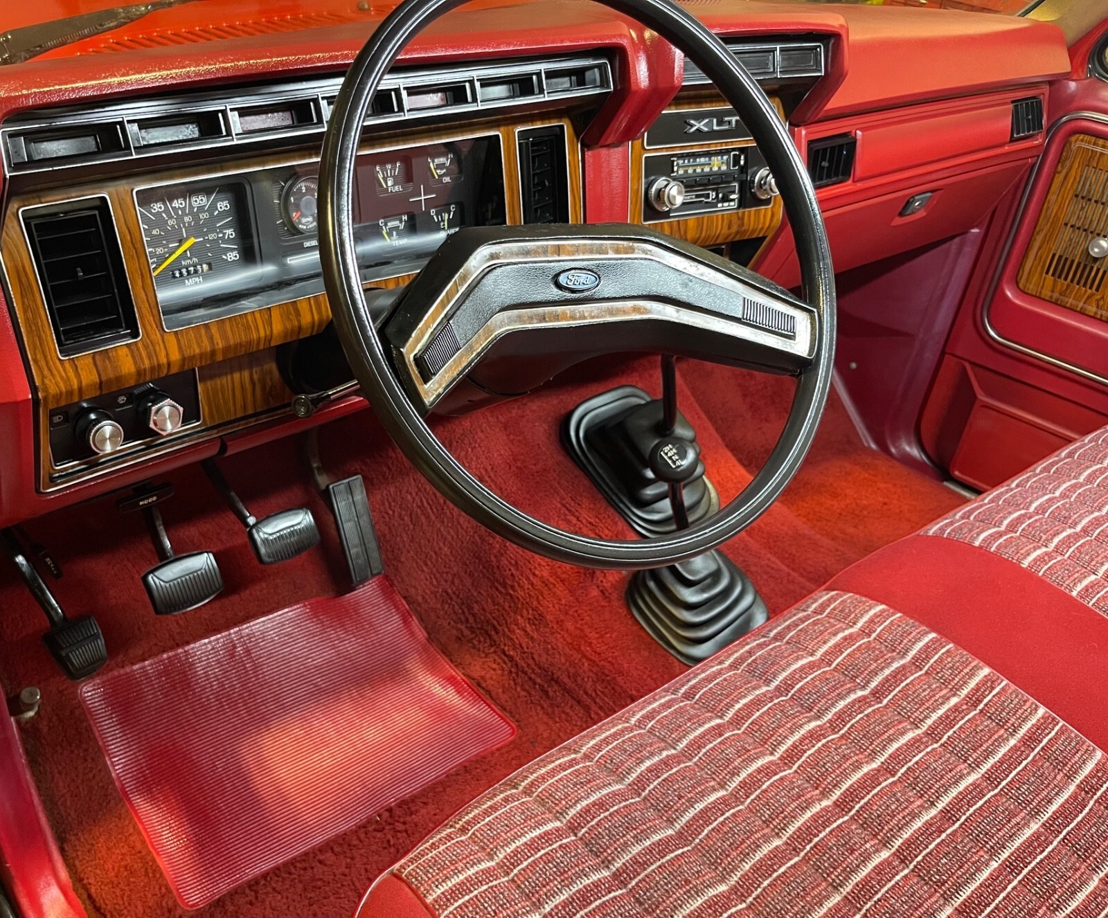 1983 Ford F-250 - photo 12