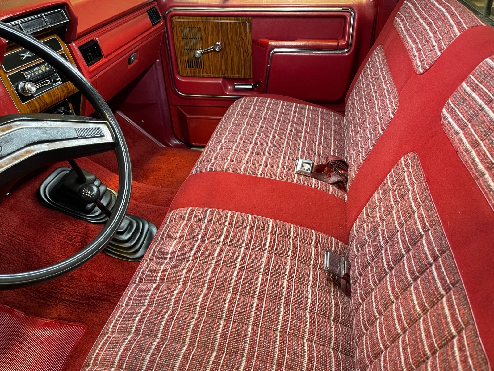 1983 Ford F-250 - photo 13