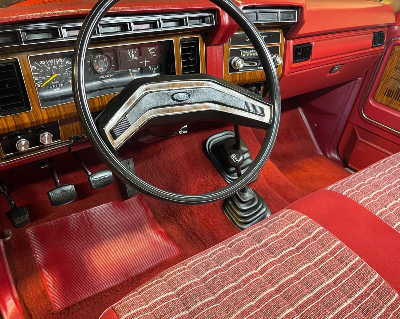 1983 Ford F-250 - photo 7