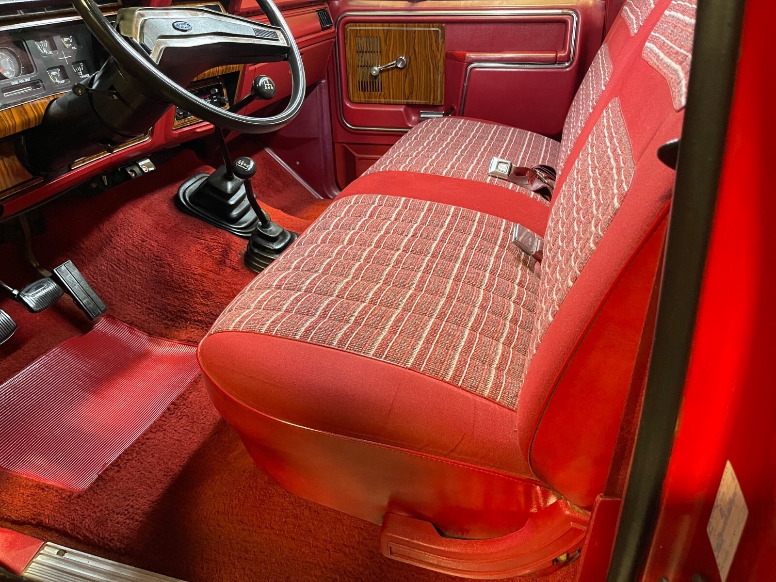 1983 Ford F-250 - photo 8