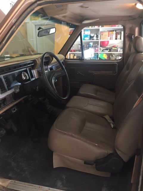 1985 Ford F-250 XL - photo 8