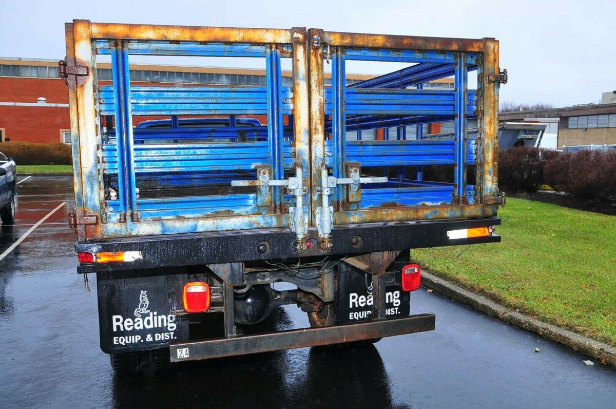 1993 Ford F700 Dump truck - photo 4