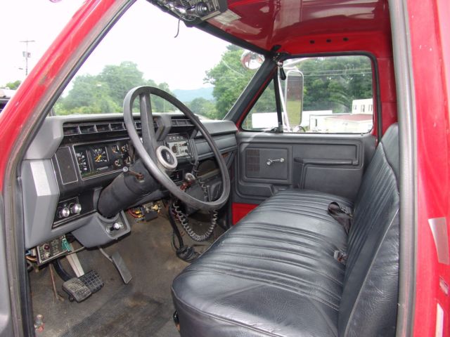 1985 Ford F700 - photo 3