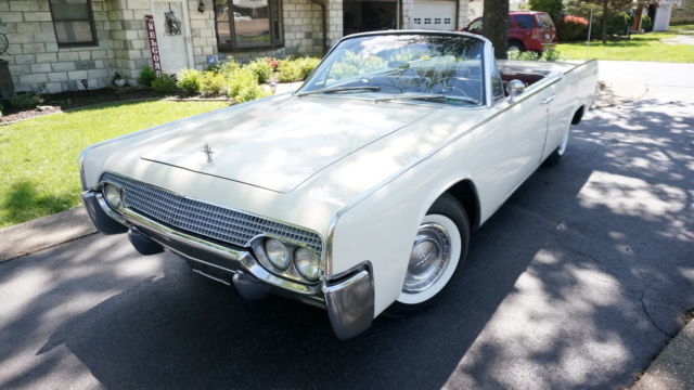 FACTORY AIR CONDITIONING NEW HAARTZ CLOTH TOP PS NEW WHITEWALLS MAKE OFFER SALE 1961 Lincoln Continental SUICIDE DOOR